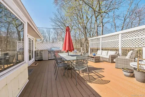 3 Glen Way Cold Spring Harbor NY 11724