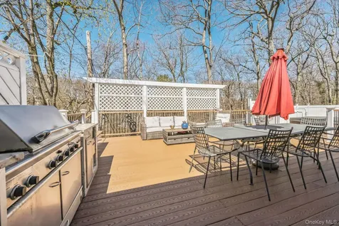 3 Glen Way Cold Spring Harbor NY 11724