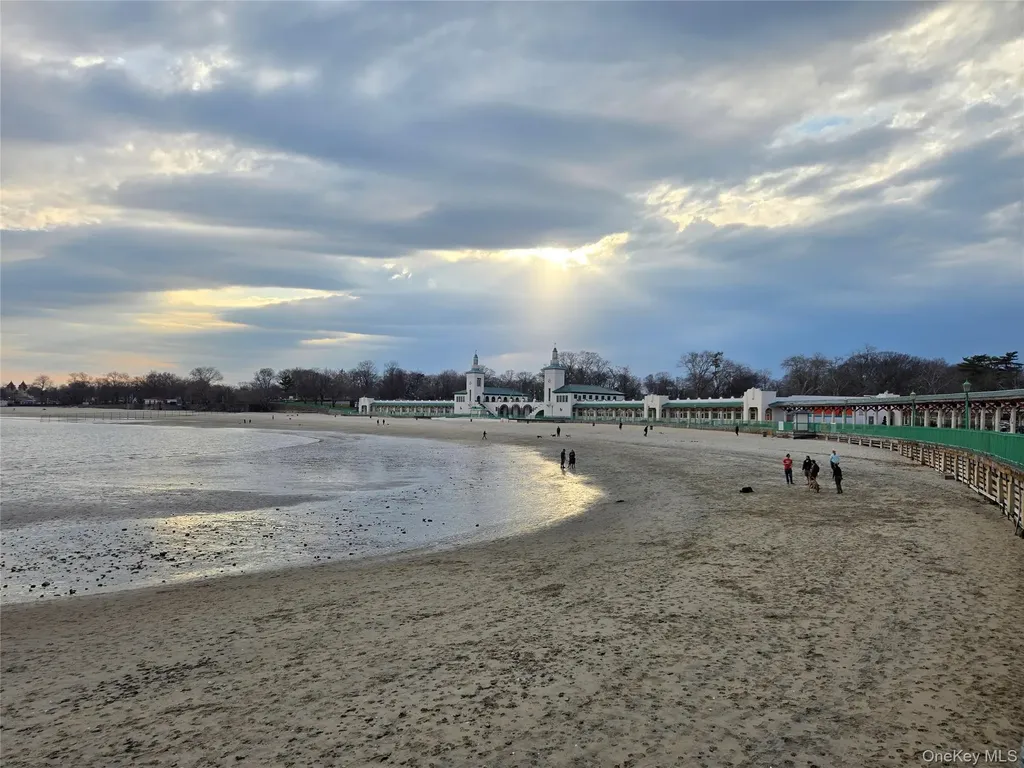 6 Davis Avenue Rye NY 10580