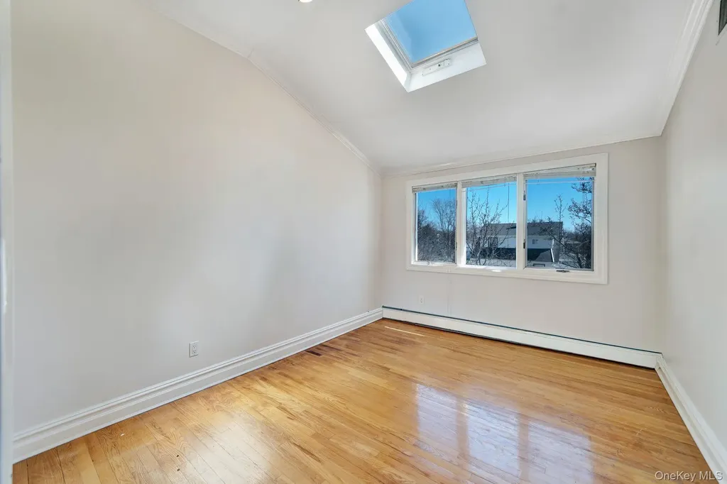 76 Balcom Road Farmingdale NY 11735