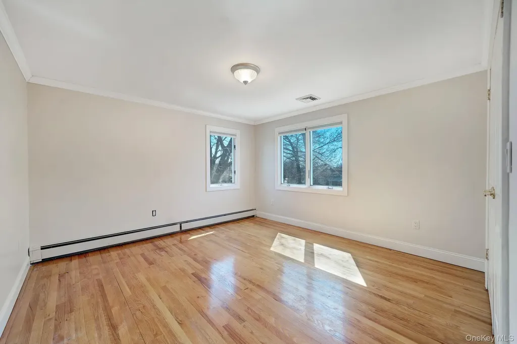 76 Balcom Road Farmingdale NY 11735