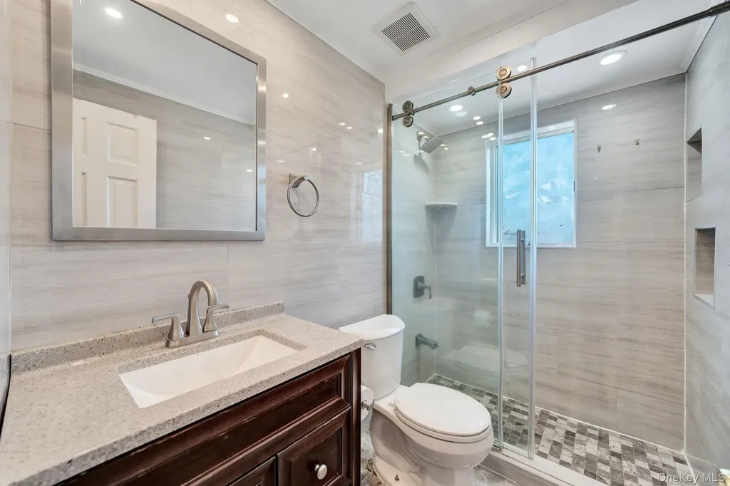 76 Balcom Road Farmingdale NY 11735