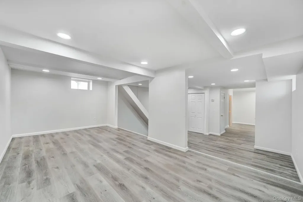 76 Balcom Road Farmingdale NY 11735