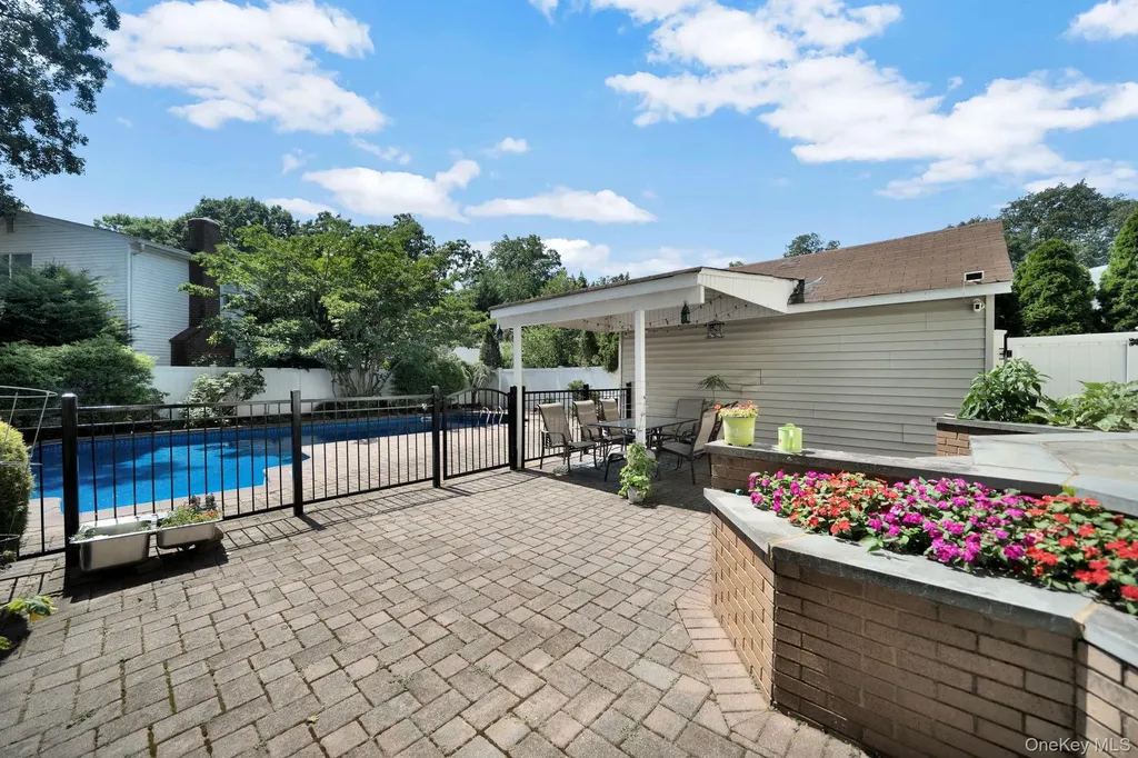 76 Balcom Road Farmingdale NY 11735