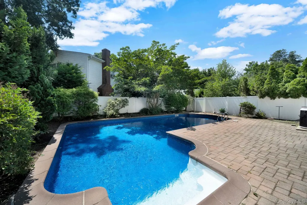 76 Balcom Road Farmingdale NY 11735