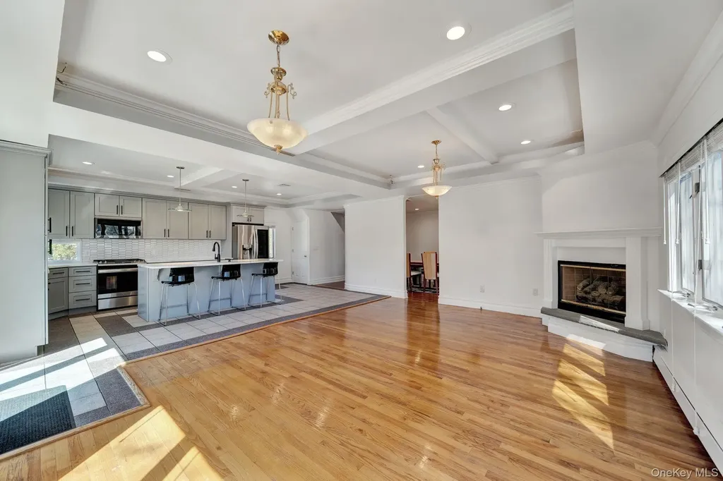 76 Balcom Road Farmingdale NY 11735