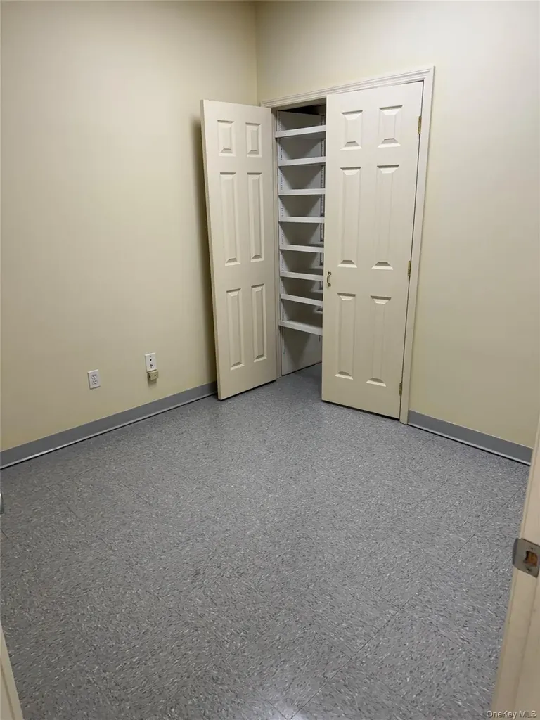 3121 Us Route 9w New Windsor NY 12553