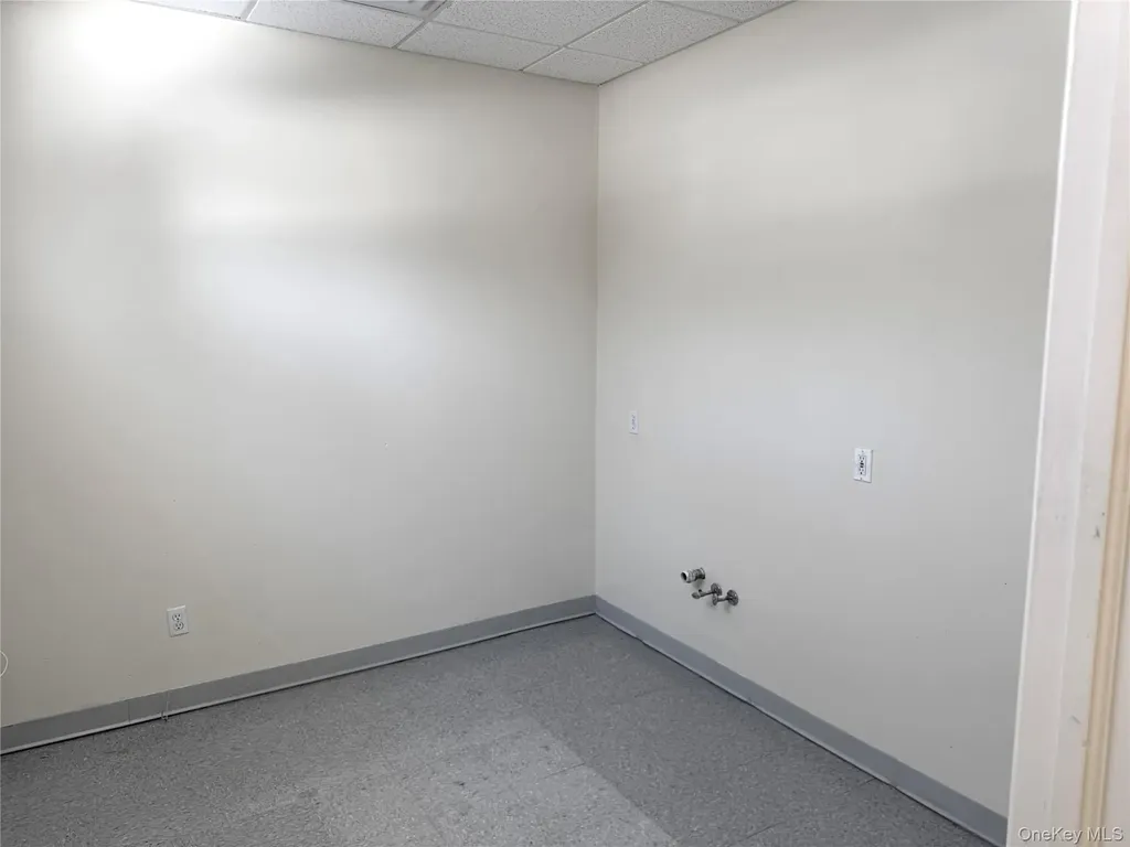 3121 Us Route 9w New Windsor NY 12553