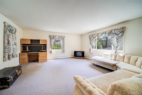 289 Shenandoah Road Hopewell Junction NY 12533