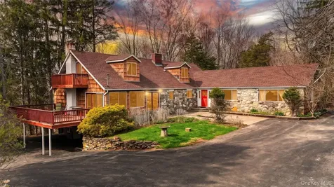 289 Shenandoah Road Hopewell Junction NY 12533