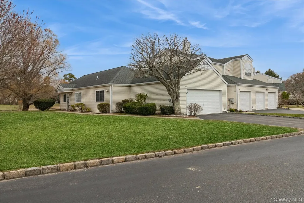 202 Gothic Circle Manorville NY 11949