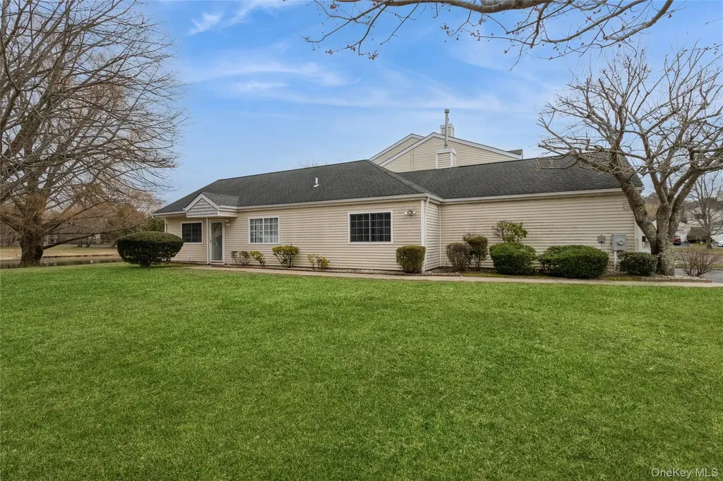 202 Gothic Circle Manorville NY 11949