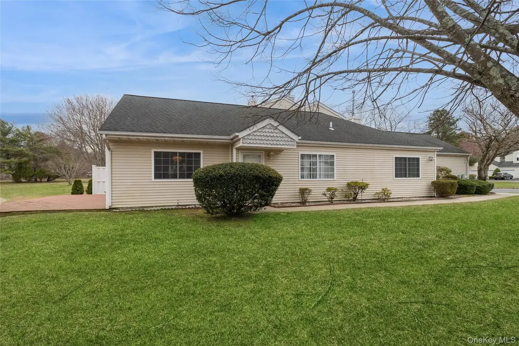 202 Gothic Circle Manorville NY 11949