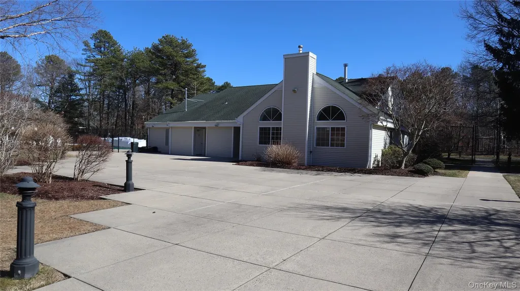 202 Gothic Circle Manorville NY 11949