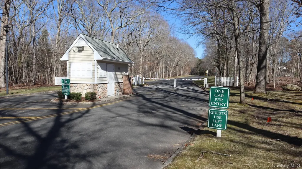 202 Gothic Circle Manorville NY 11949
