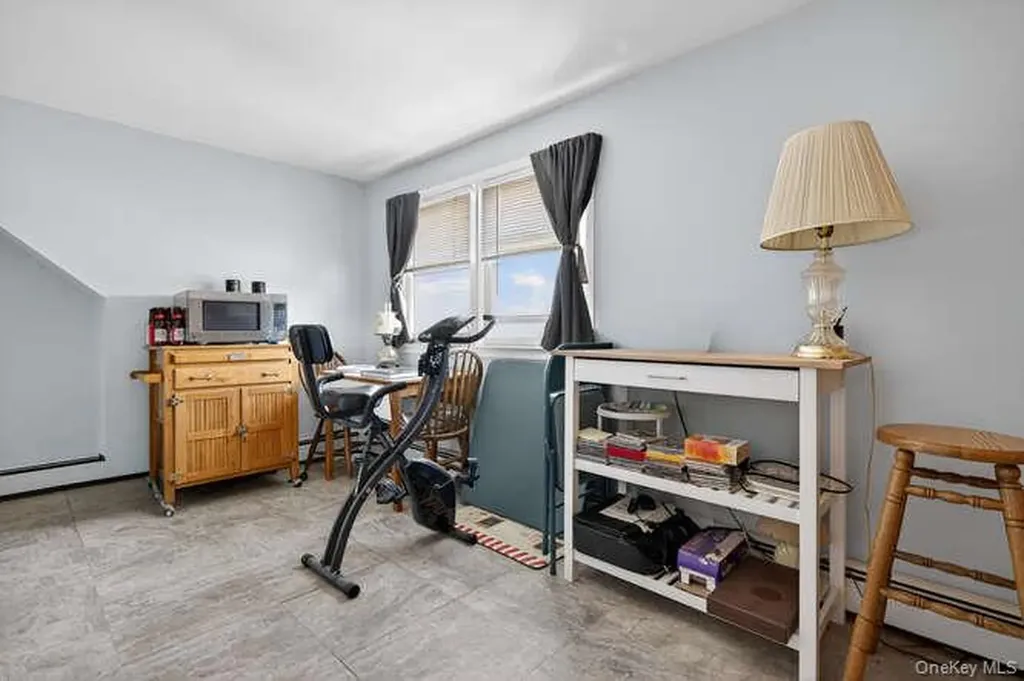 344 White Road Mineola NY 11501