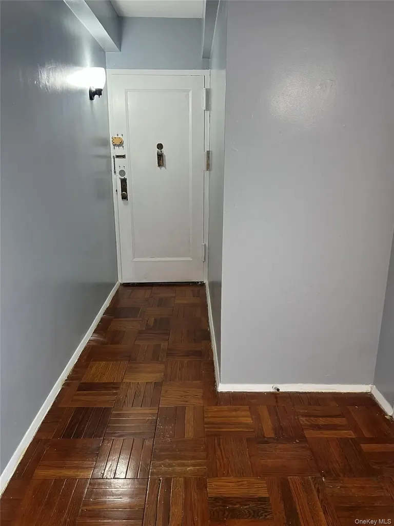 1604 Metropolitan Avenue Bronx NY 10462
