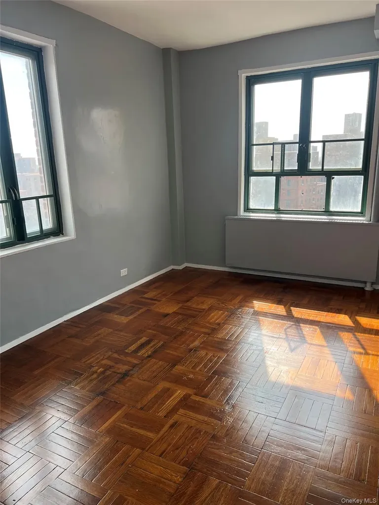 1604 Metropolitan Avenue Bronx NY 10462