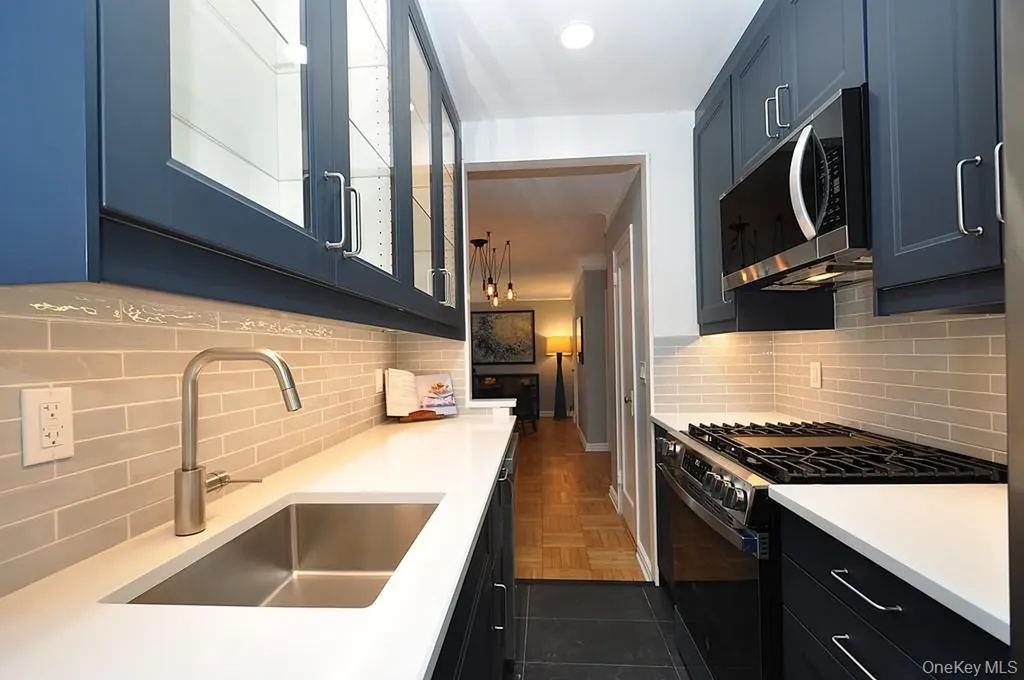 196 Garth Road Scarsdale NY 10583