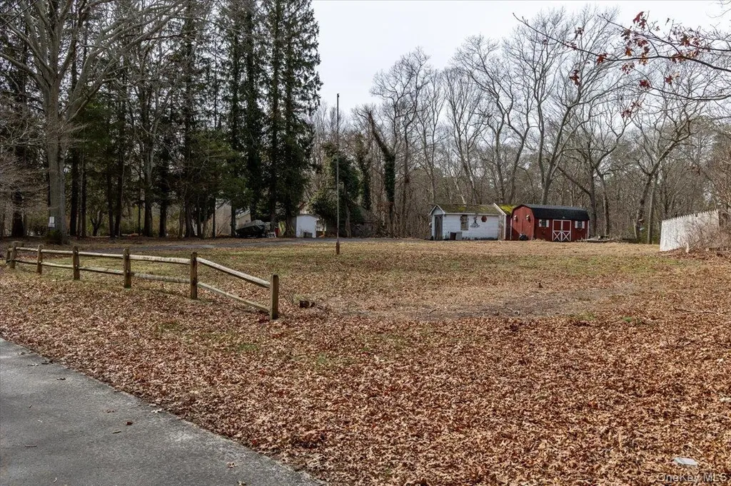 309 Primrose Path Manorville NY 11949