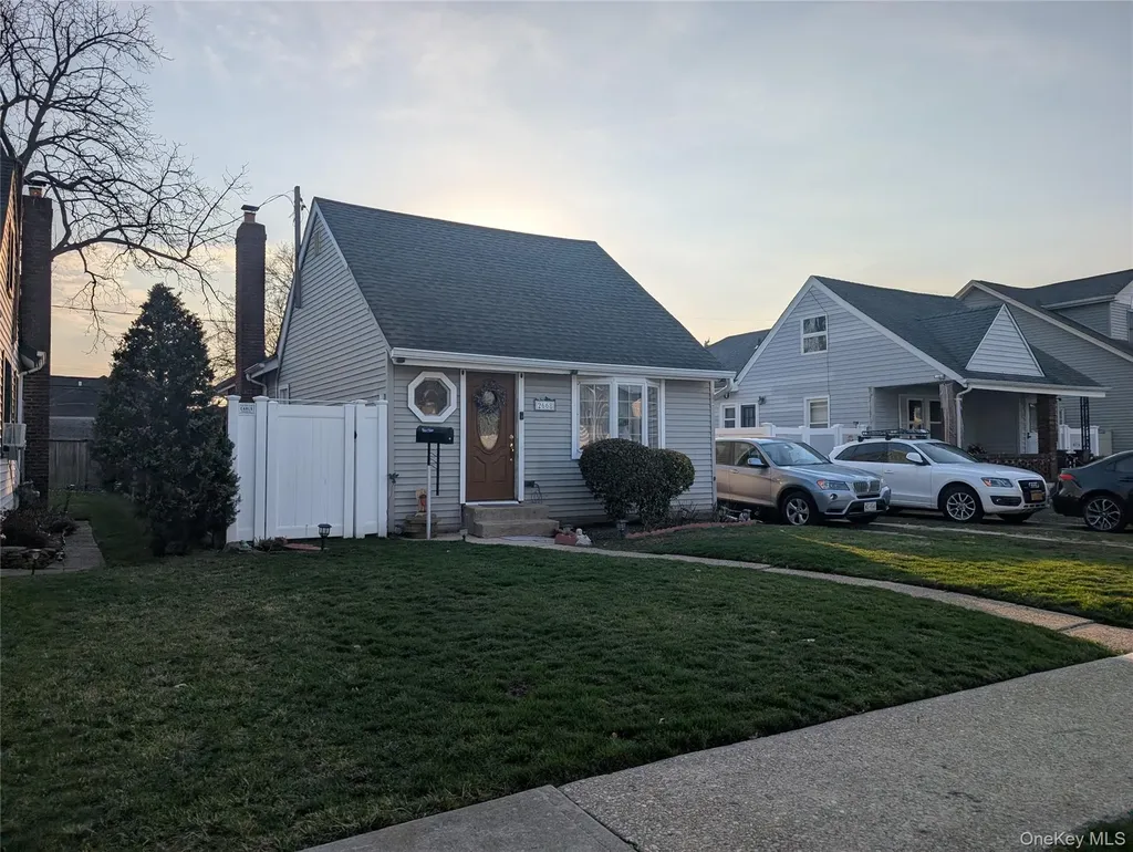 2668 Rosebud Avenue Merrick NY 11566