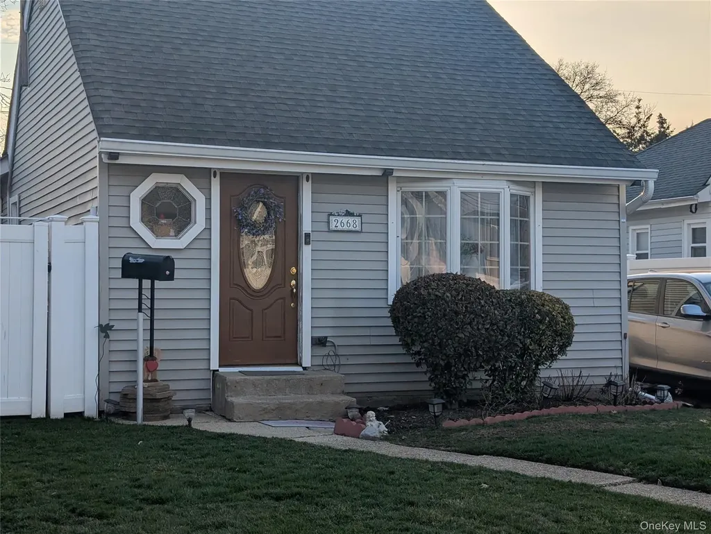 2668 Rosebud Avenue Merrick NY 11566