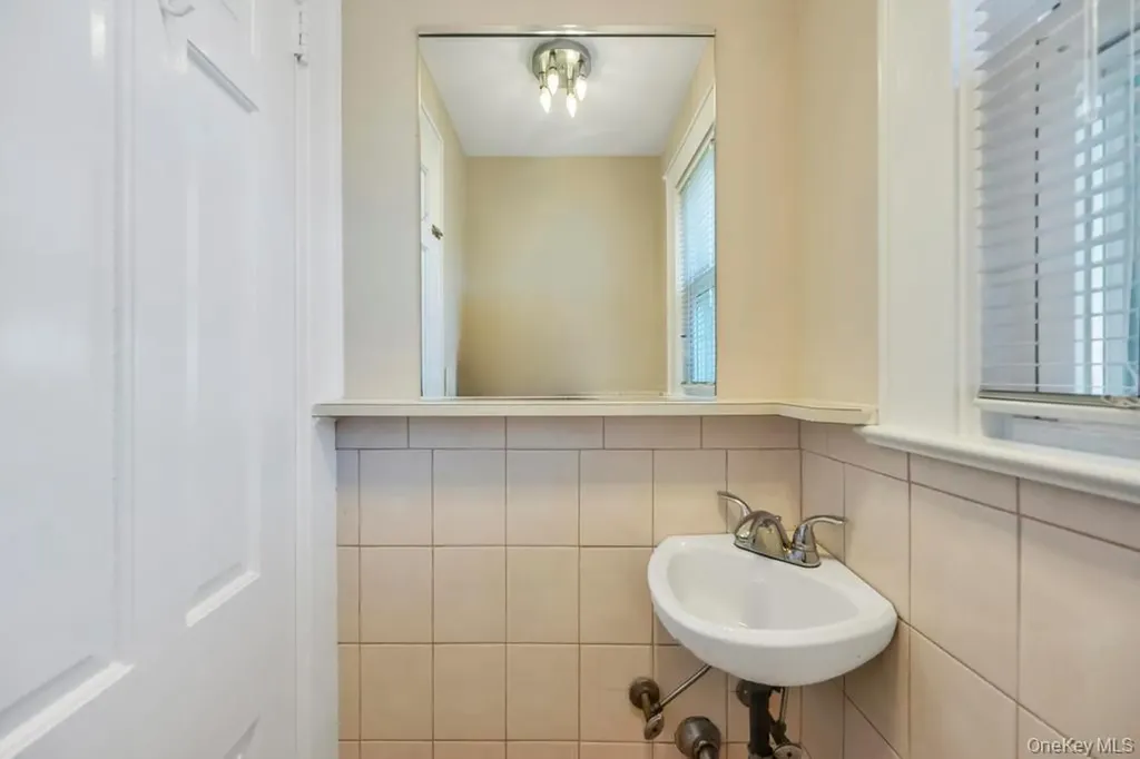 345 Plainfield Street Westbury NY 11590