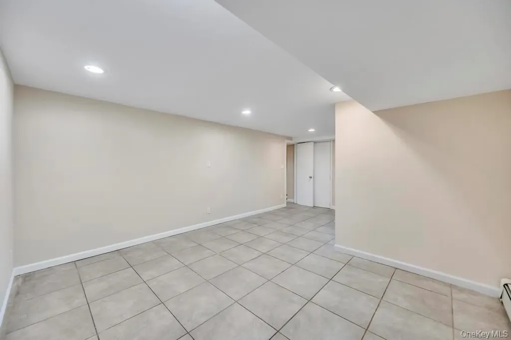 345 Plainfield Street Westbury NY 11590