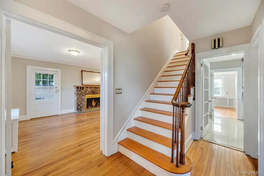 345 Plainfield Street Westbury NY 11590