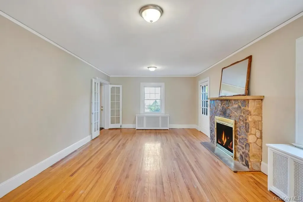 345 Plainfield Street Westbury NY 11590