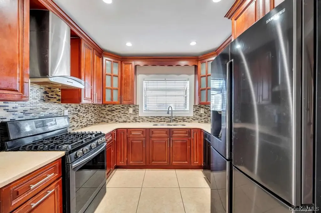 345 Plainfield Street Westbury NY 11590