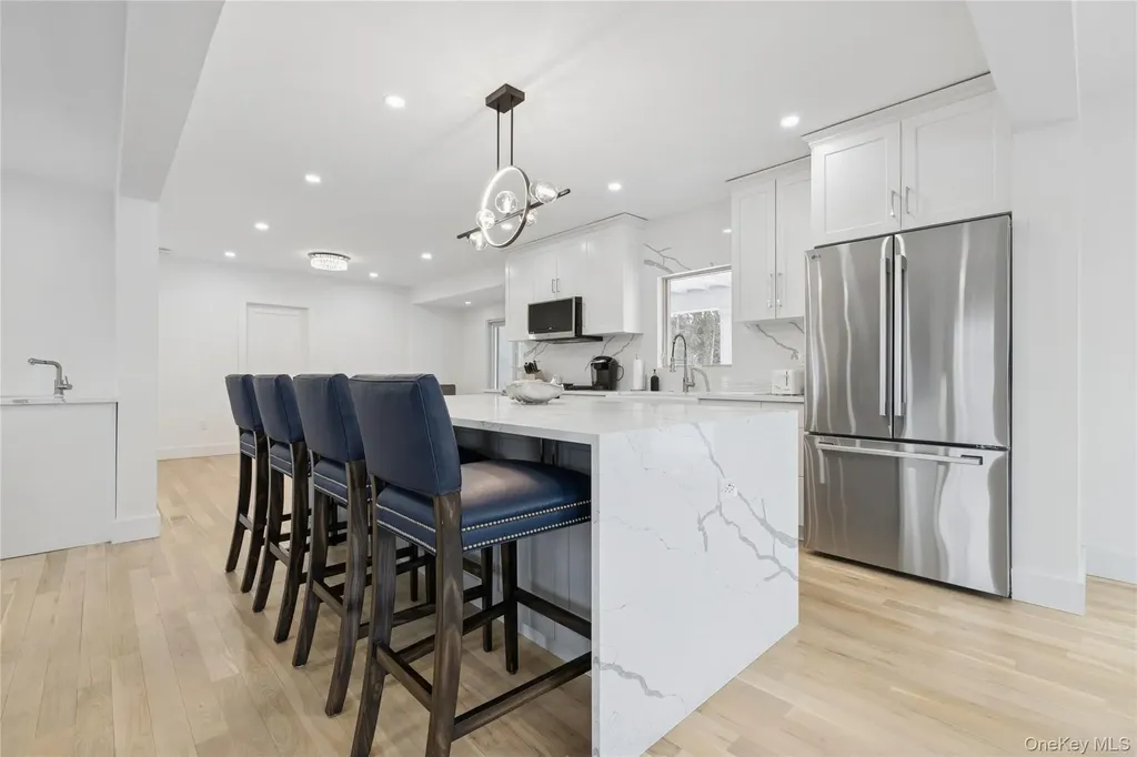 10 Sagamore Road Hampton Bays NY 11946