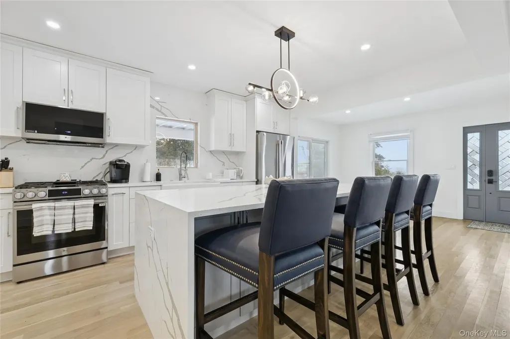 10 Sagamore Road Hampton Bays NY 11946