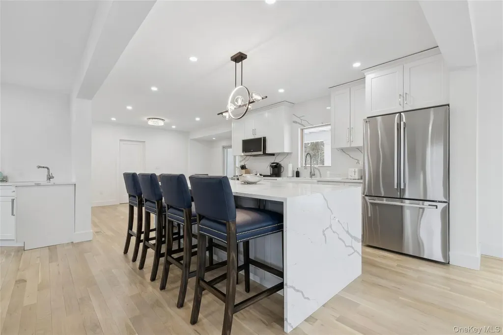 10 Sagamore Road Hampton Bays NY 11946