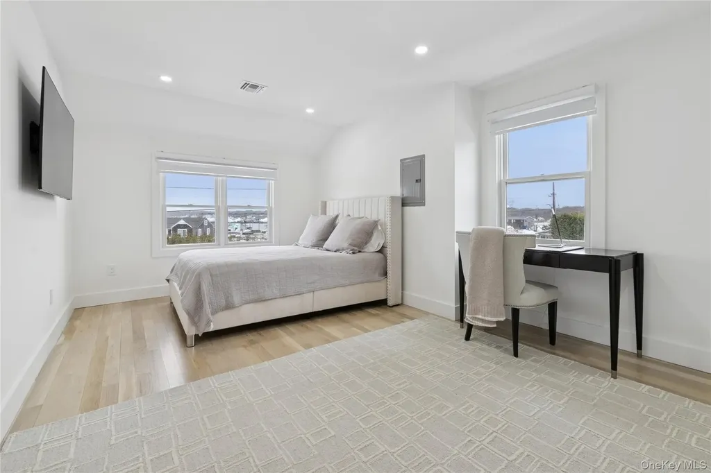 10 Sagamore Road Hampton Bays NY 11946