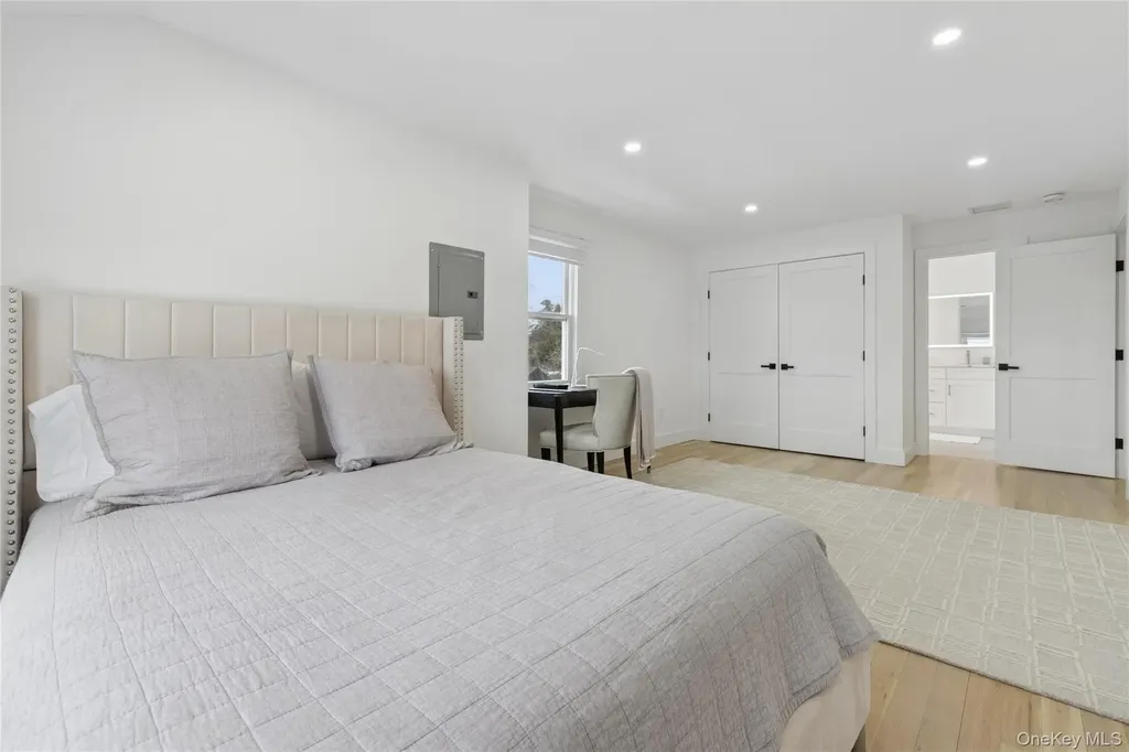 10 Sagamore Road Hampton Bays NY 11946
