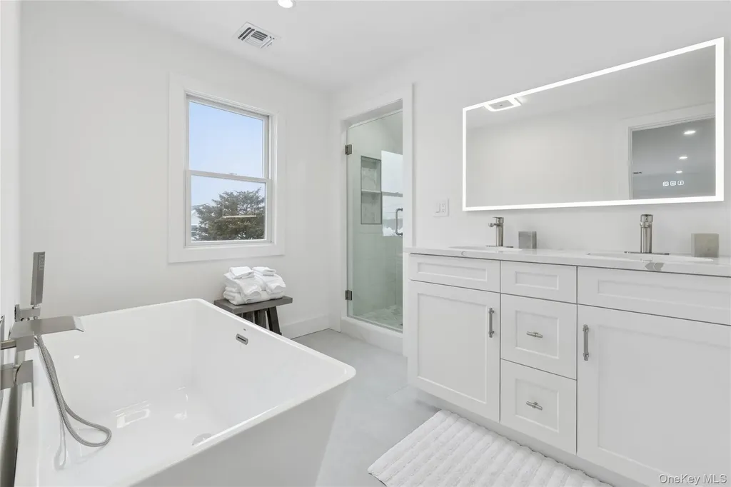 10 Sagamore Road Hampton Bays NY 11946