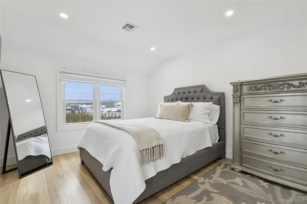 10 Sagamore Road Hampton Bays NY 11946