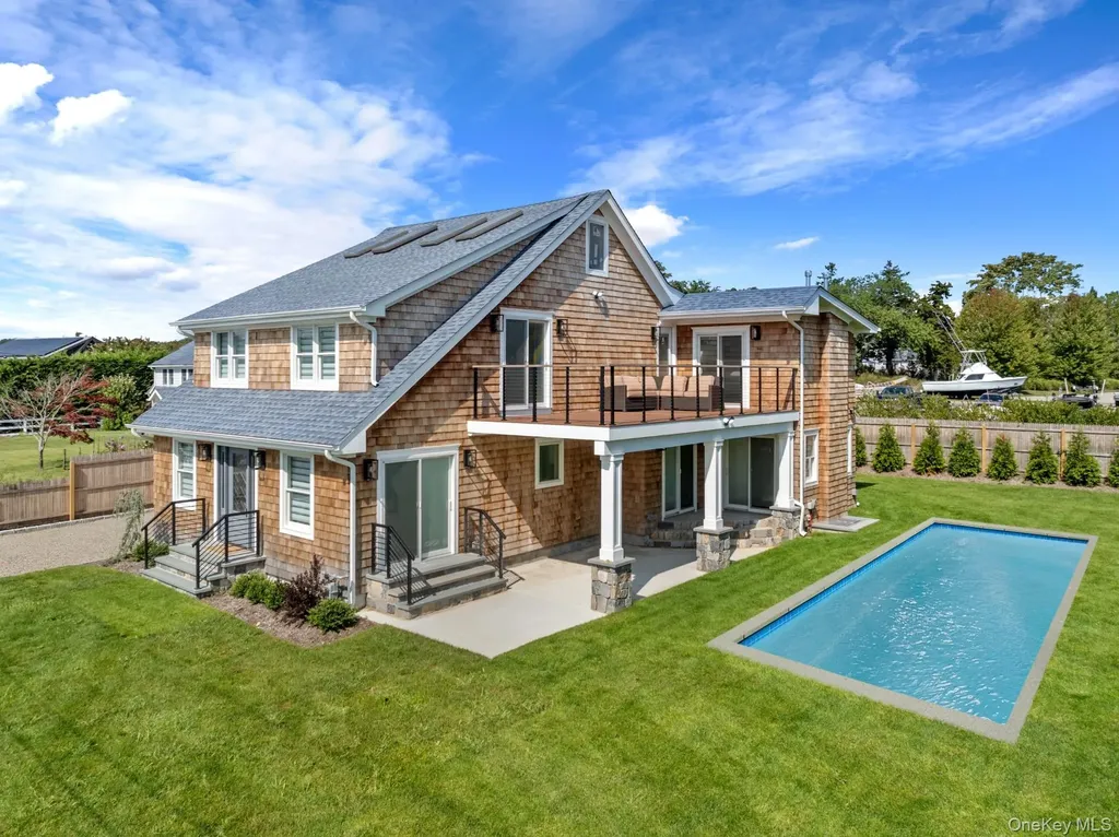 10 Sagamore Road Hampton Bays NY 11946