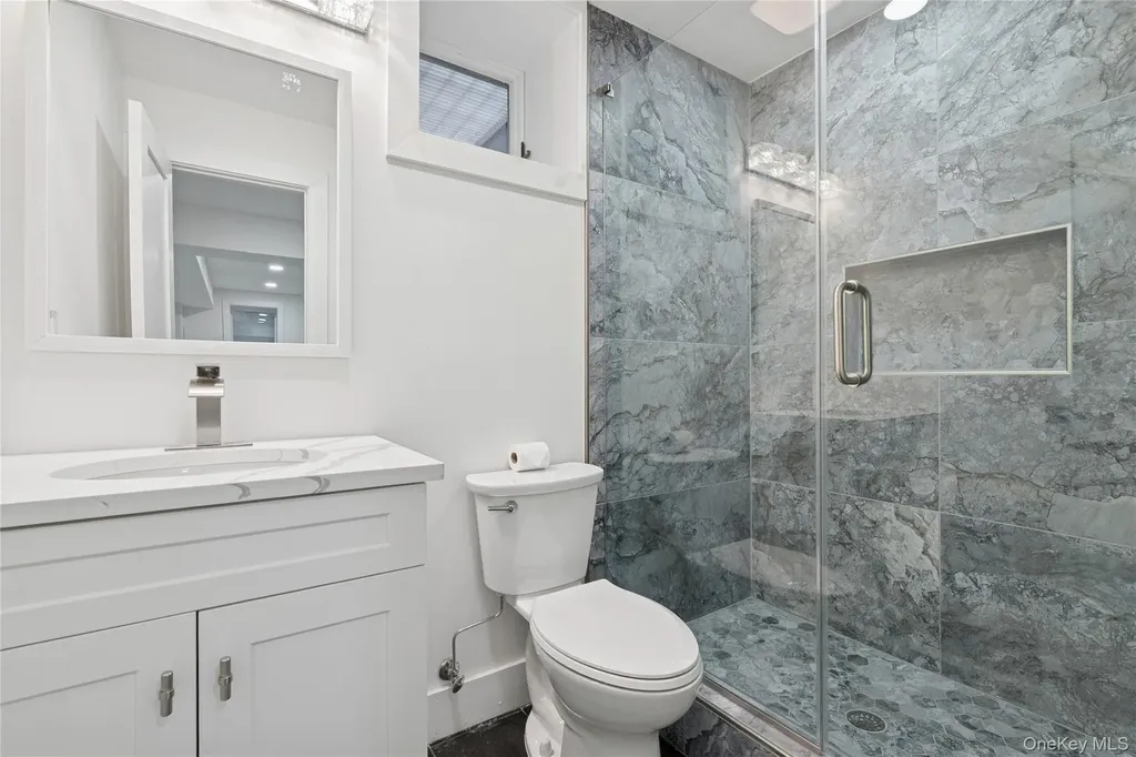 10 Sagamore Road Hampton Bays NY 11946