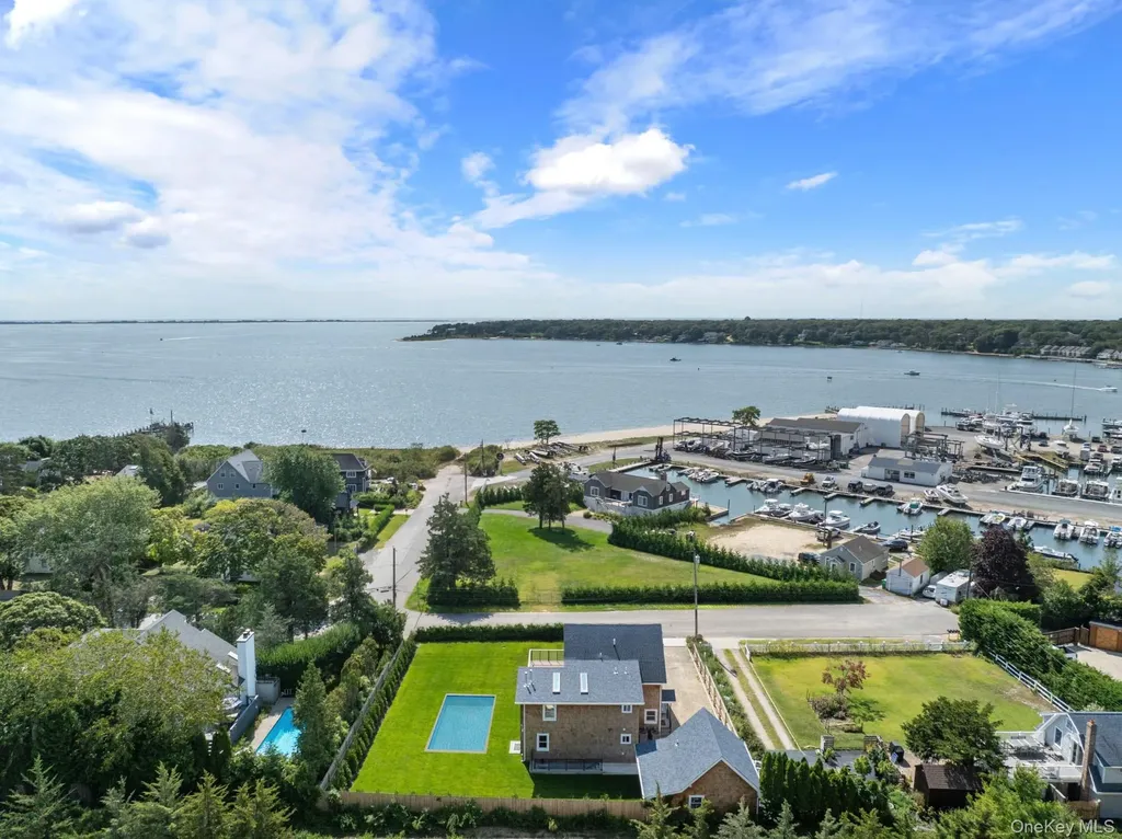 10 Sagamore Road Hampton Bays NY 11946