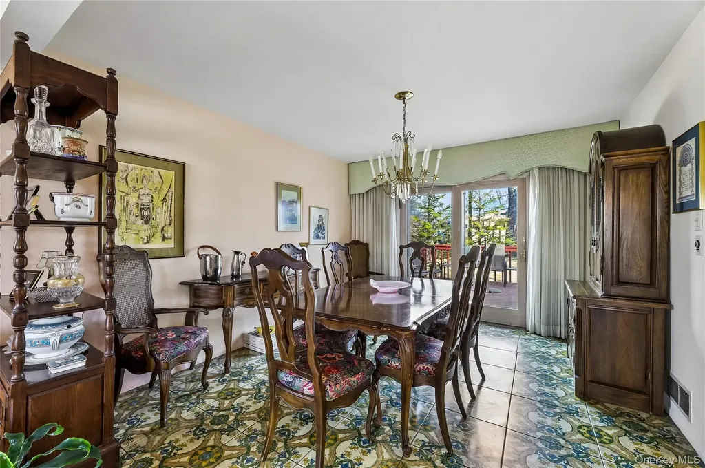 2 Barbara Lane Monsey NY 10952