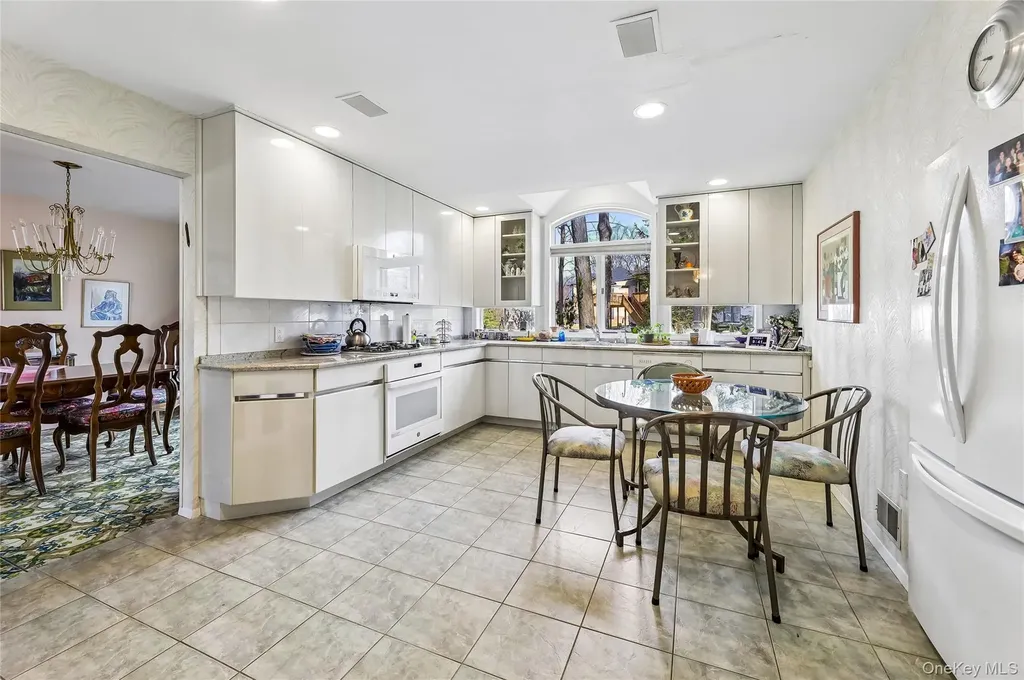 2 Barbara Lane Monsey NY 10952