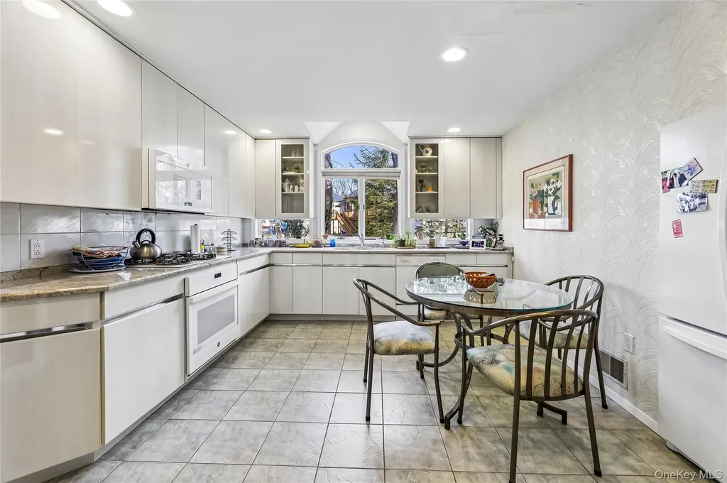 2 Barbara Lane Monsey NY 10952