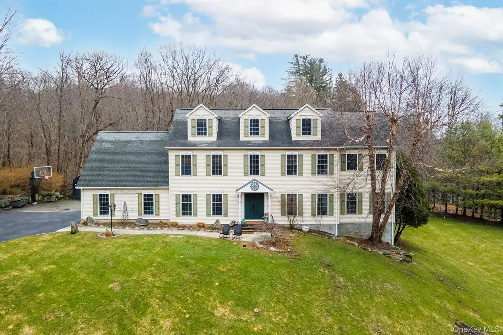 37 Sheryl Lane Mahopac NY 10541