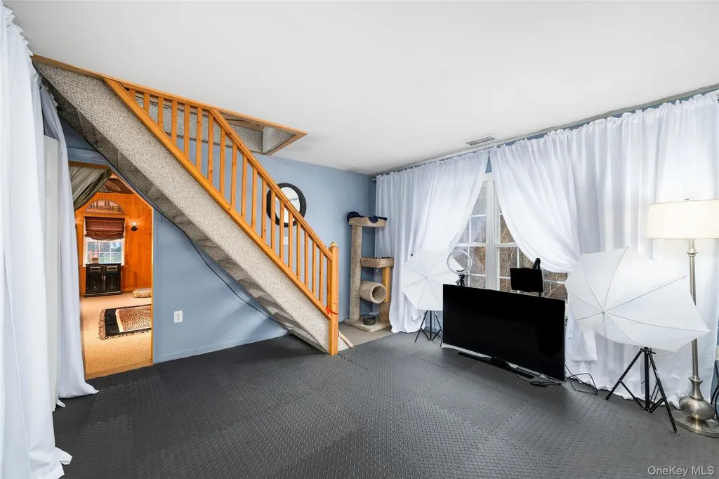 37 Sheryl Lane Mahopac NY 10541