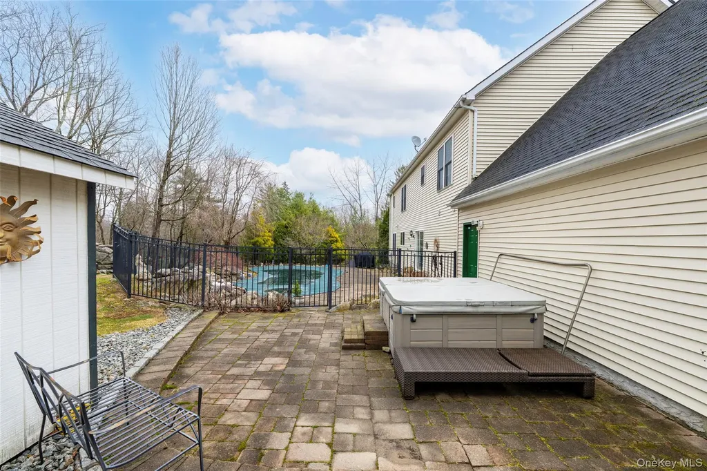 37 Sheryl Lane Mahopac NY 10541