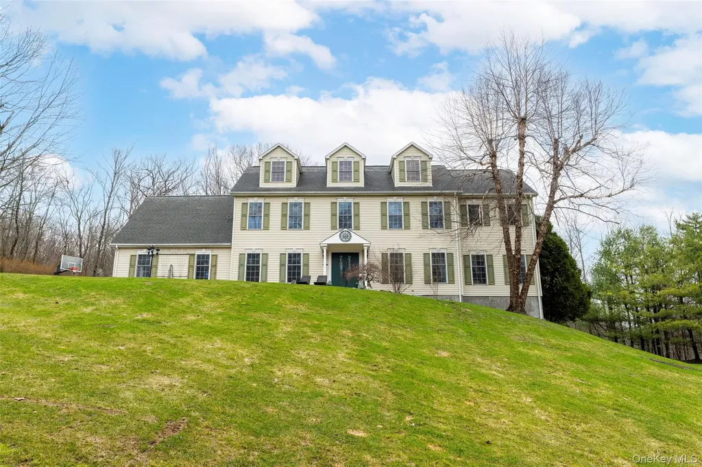 37 Sheryl Lane Mahopac NY 10541