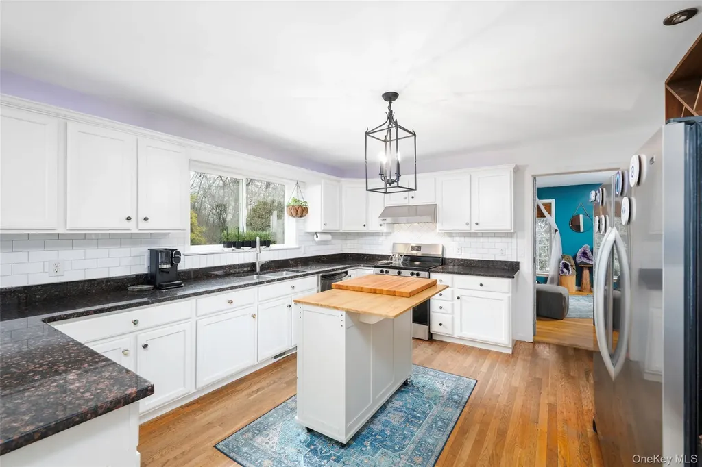 37 Sheryl Lane Mahopac NY 10541