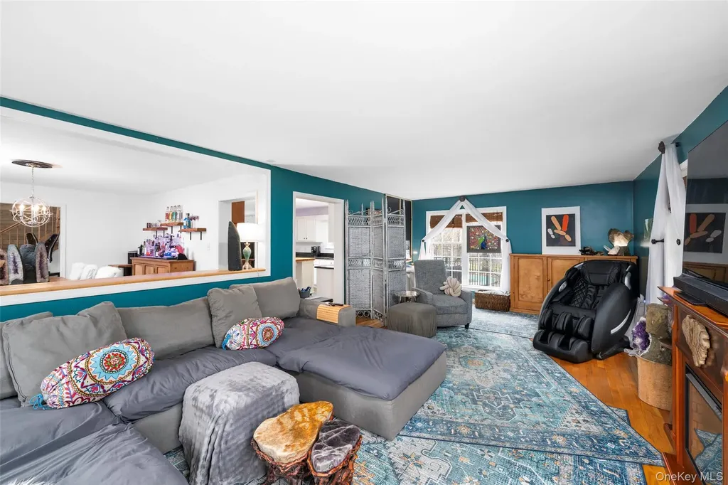 37 Sheryl Lane Mahopac NY 10541